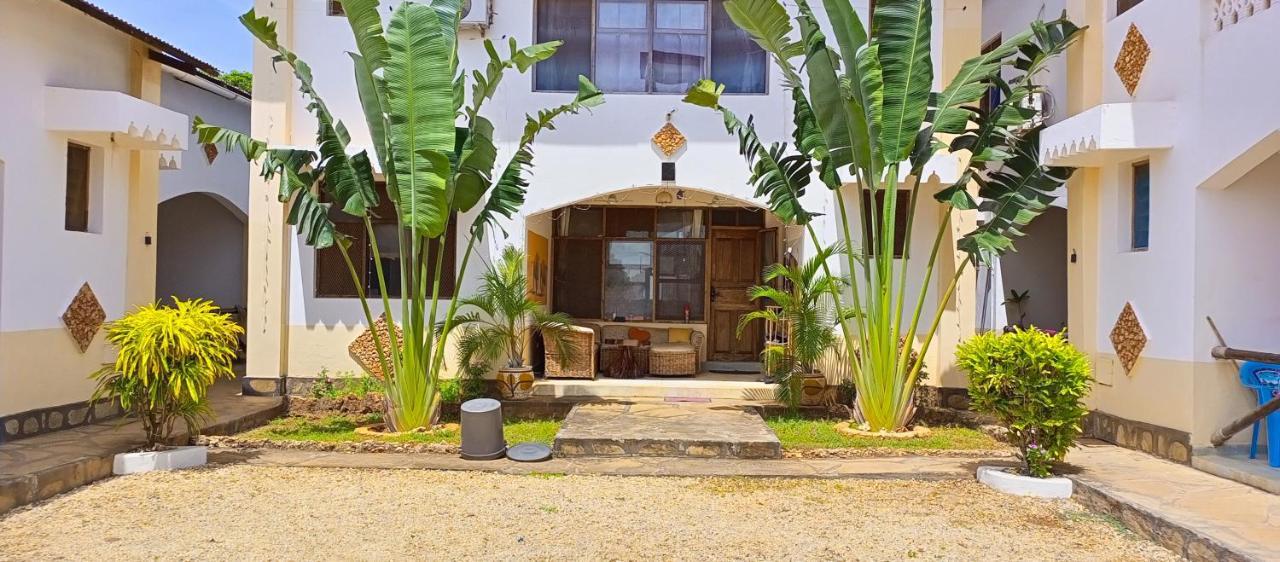 Simba Apartments ディアニ・ビーチ エクステリア 写真